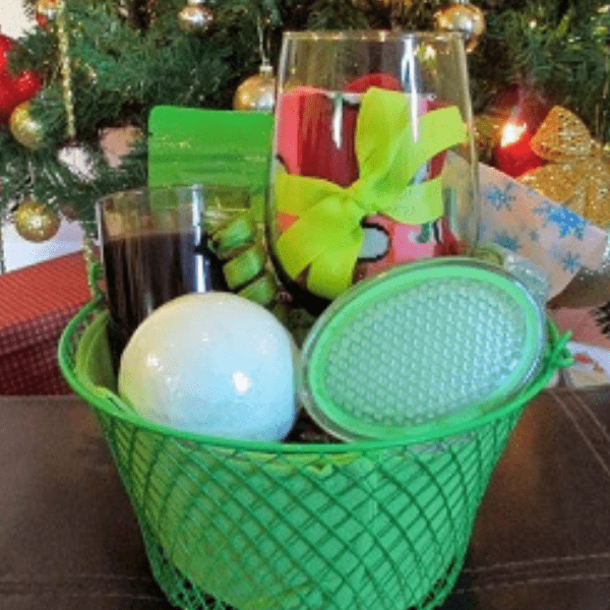 10 Super Cheap DIY Dollar Store Christmas Crafts - picture 10