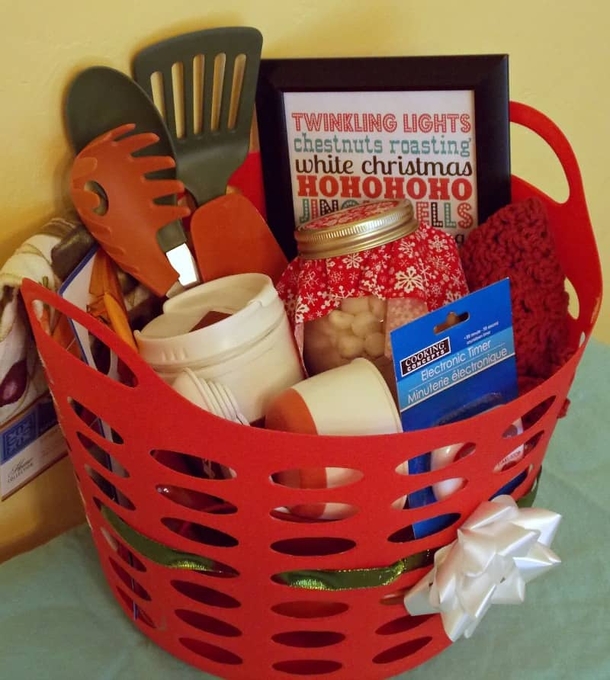 10 Super Cheap DIY Dollar Store Christmas Crafts - picture 8
