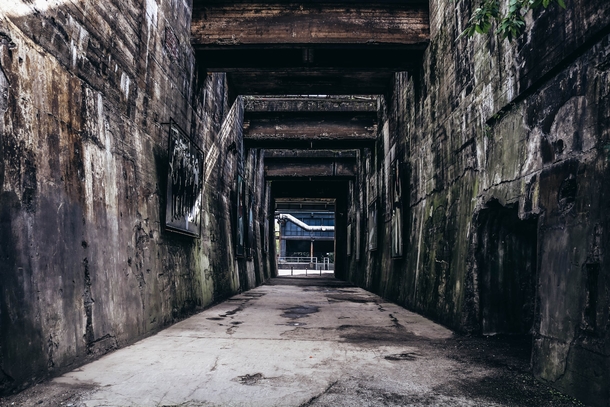 10 Terrifying Abandoned Homes / Buildings You Don't Want To Go Into - picture 4