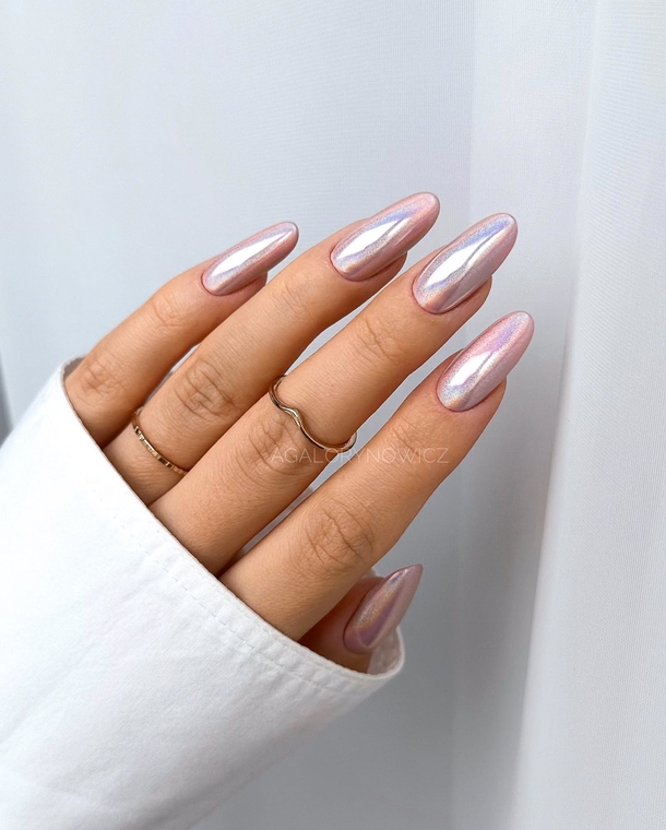 10 Top Notch Chrome Nail Designs That Are Trending! - picture 10