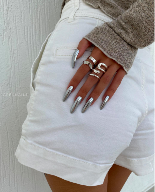 10 Top Notch Chrome Nail Designs That Are Trending! - picture 2