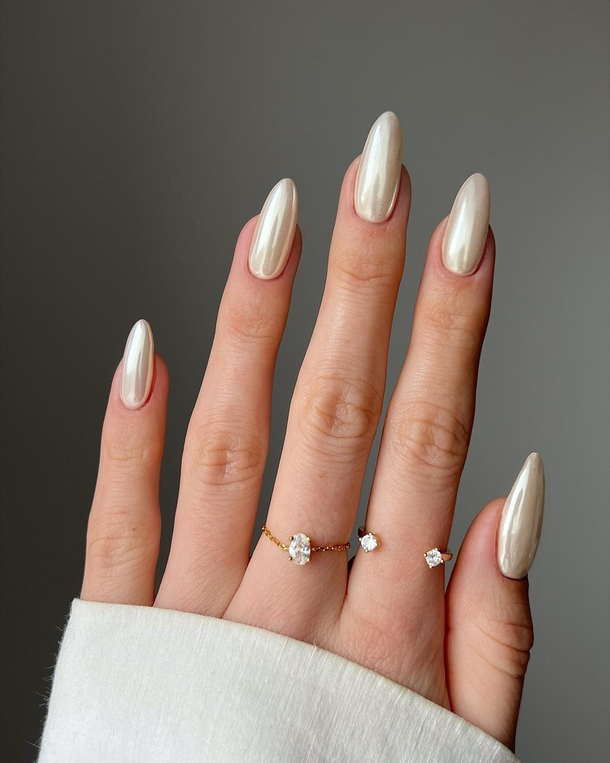 10 Top Notch Chrome Nail Designs That Are Trending! - picture 5