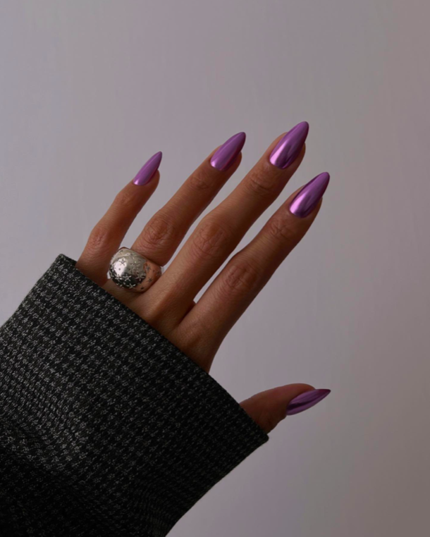 10 Top Notch Chrome Nail Designs That Are Trending! - picture 6