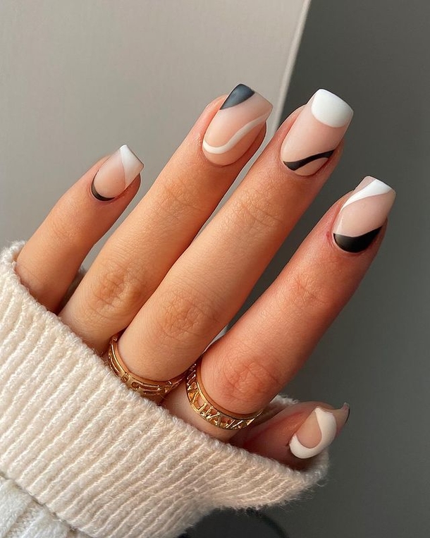 10 Trendy Black and White Nails That Are In Style Right Now - picture 2