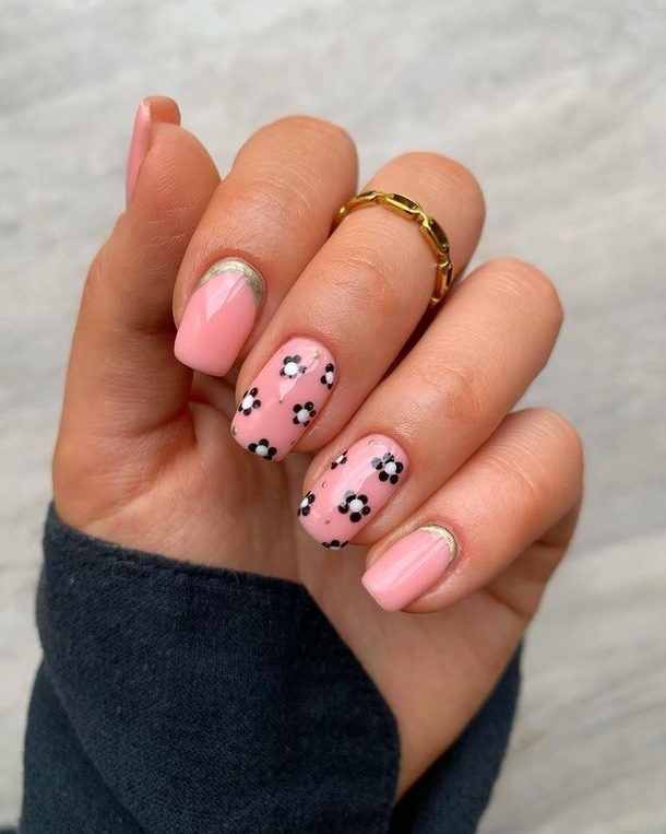 10 Trendy Black and White Nails That Are In Style Right Now - picture 4