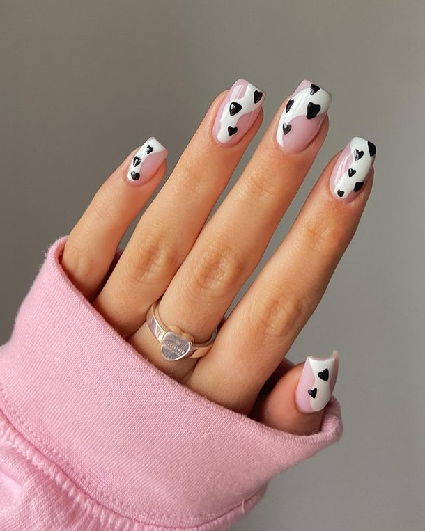 10 Trendy Black and White Nails That Are In Style Right Now - picture 5