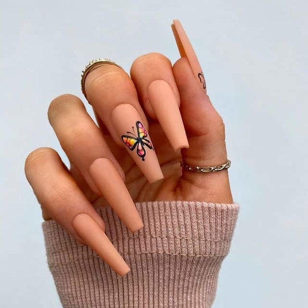 10+ Trendy Butterfly Nails You Will Love - picture 6