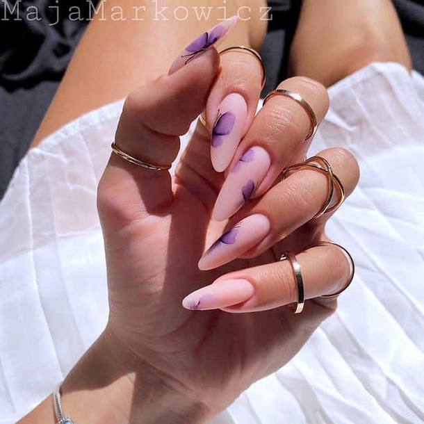 10+ Trendy Butterfly Nails You Will Love - picture 8