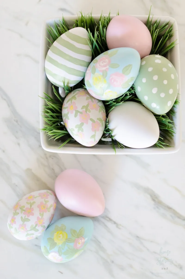 10 Trendy DIY Painted Easter Egg Tutorials You Have To See - picture 2
