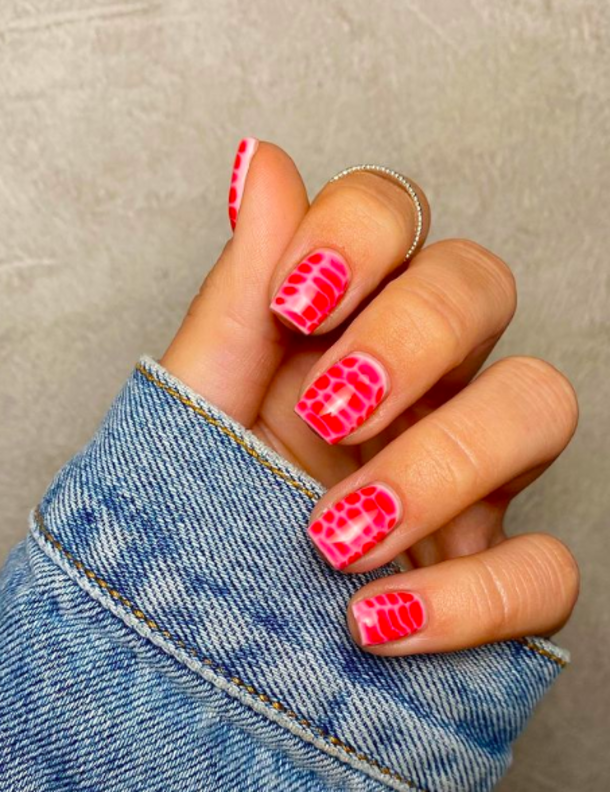 10+ Trendy Snake Print Nails For A New Look - picture 7