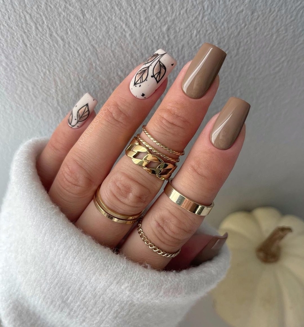 10 Unique & Beautiful Thanksgiving Nail Designs & Looks To Try In 2023 - picture 10