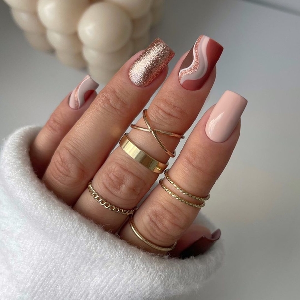 10 Unique & Beautiful Thanksgiving Nail Designs & Looks To Try In 2023 - picture 8