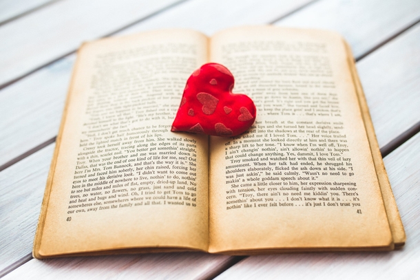 10 Valentine's Day Backgrounds And Wallpapers For 2020 - picture 10