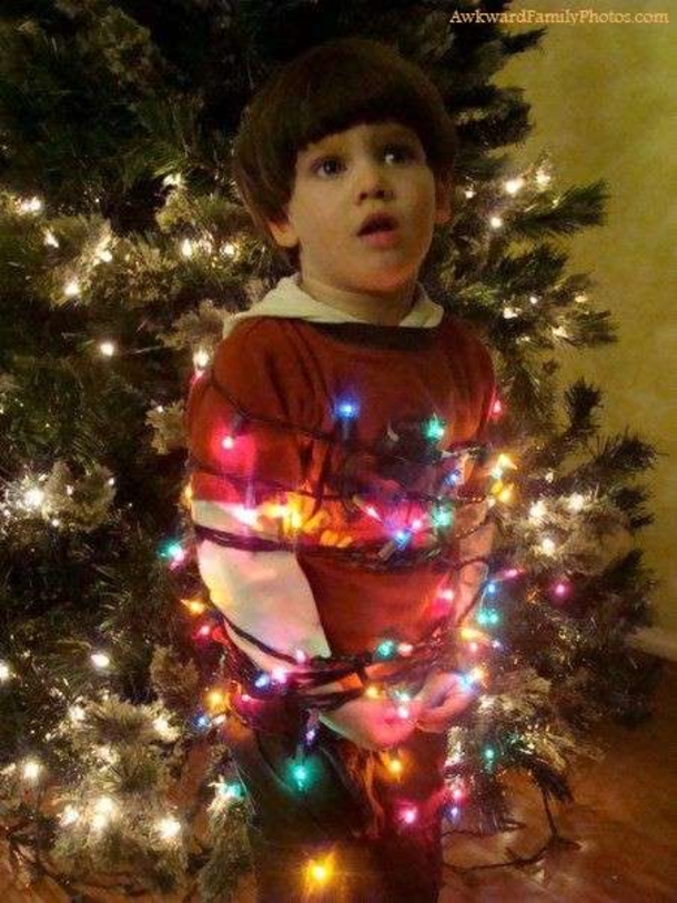 10 Very Awkward Family Christmas Photos - picture 8