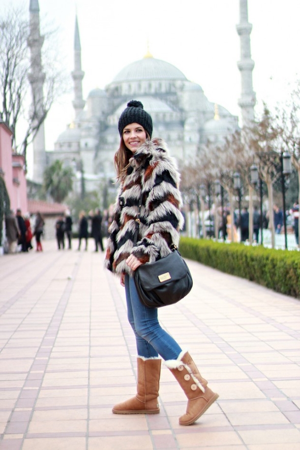 10 Warm And Cozy Outfits With Ugg Boots - picture 8