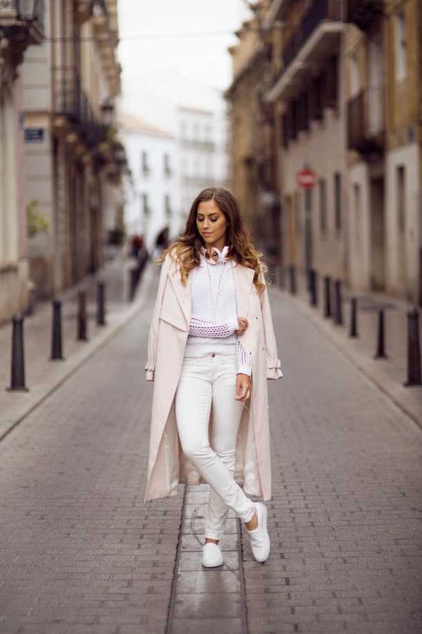 10+ Ways To Pull Off All White Outfits This Winter - picture 13