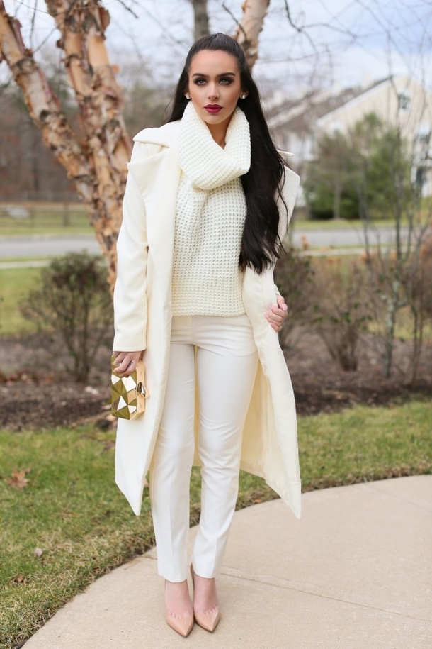 10+ Ways To Pull Off All White Outfits This Winter - picture 9