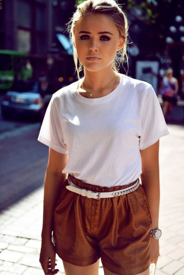 10 Ways To Rock High Waisted Shorts This Summer - picture 3