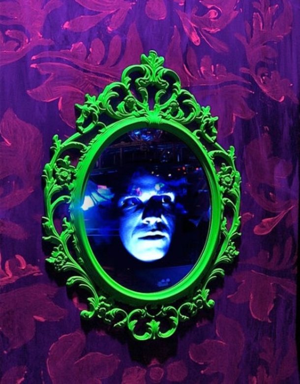 10 Wicked DIY Halloween Decorations And Scare Tactics - picture 5