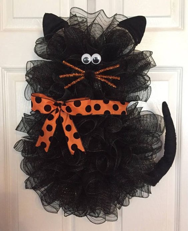 10 Wickedly Cool Halloween Wreath Ideas - picture 10