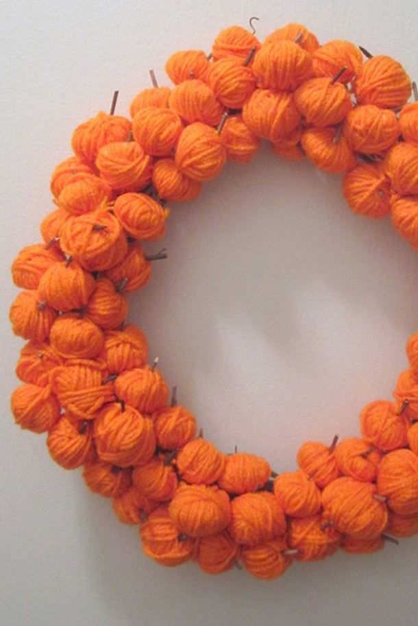 10 Wickedly Cool Halloween Wreath Ideas - picture 7