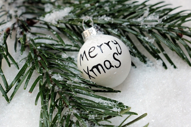 10 Winter Themed Christmas Baubles - picture 11