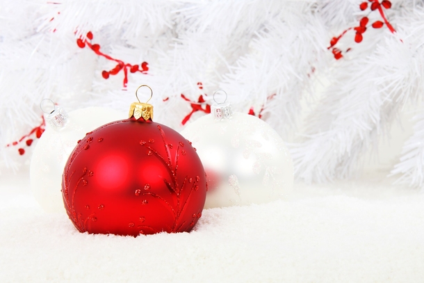 10 Winter Themed Christmas Baubles - picture 2