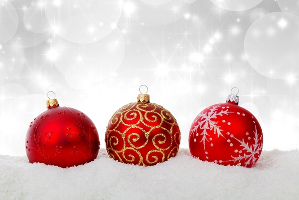10 Winter Themed Christmas Baubles - picture 9