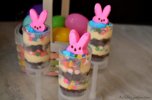 10 Yummy Cakey Easter Pops 2023 - picture 9