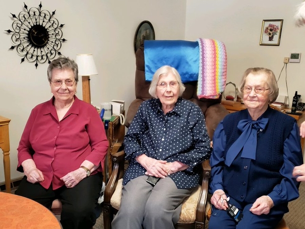 100-year-old woman celebrated her birthday with sisters who are 102 and 104 – Happy Birthday - picture 3