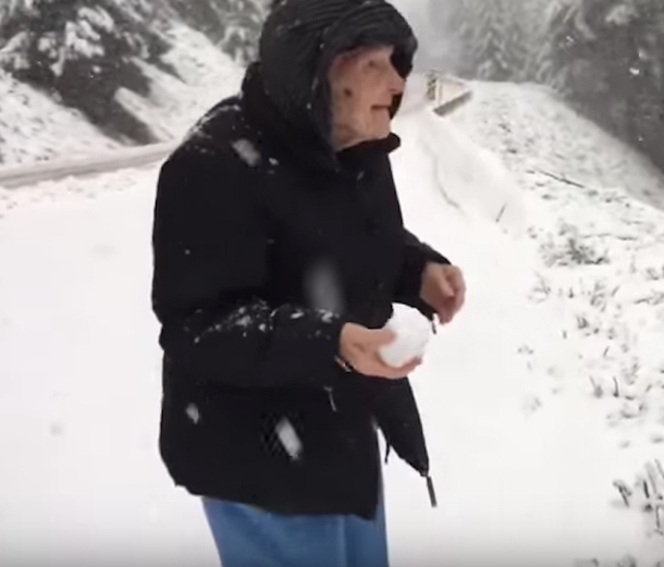 101-Year-Old Mom Jumps Out Of Car Into Snow. Son Records Clip That Has The Internet Laughing - picture 5