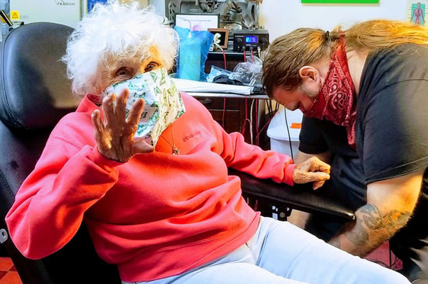 103-year-old woman celebrates birthday and COVID-19 lockdown lift by getting her first tattoo - picture 2