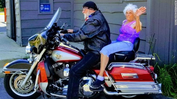 103-year-old woman celebrates birthday and COVID-19 lockdown lift by getting her first tattoo - picture 4