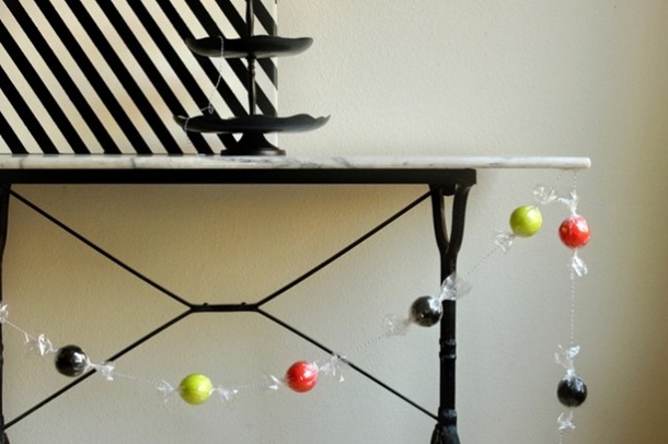 11 Wicked Halloween Garland Decoration Ideas - picture 10