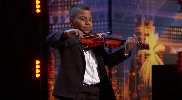 11 Year Old Cancer Survivor Awarded With Golden Buzzer For His Breathtaking Violin Performance - picture 3