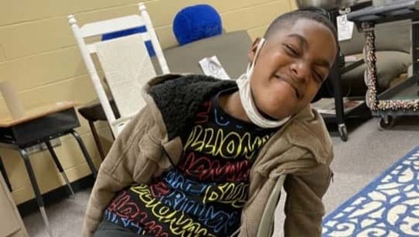 11-year-old visually impaired boy loses legs in roller coaster accident: "He was there for about an hour and a half" - picture 5