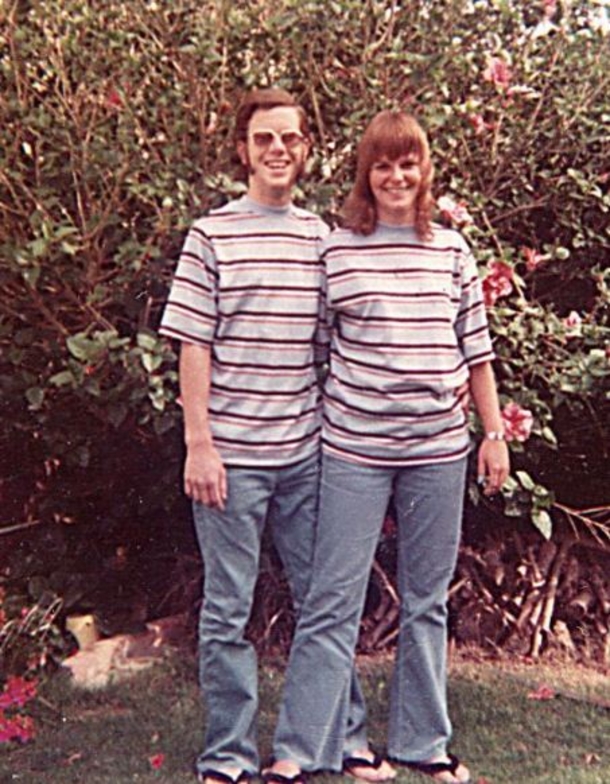 12 Weird Couples With Matching Outfits - picture 9