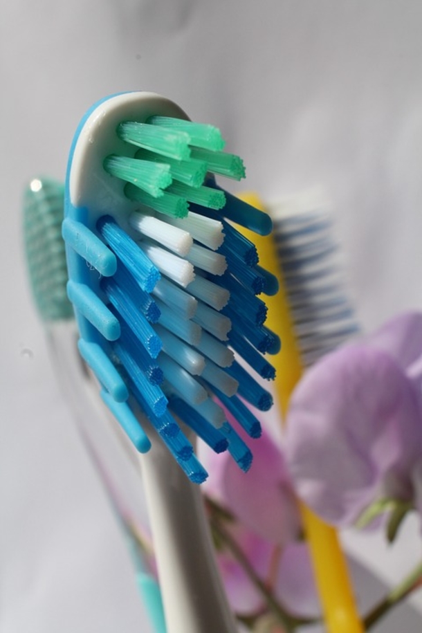 13 Clever Ways To Use Listerine That All Woman Should Be Aware Of - picture 9