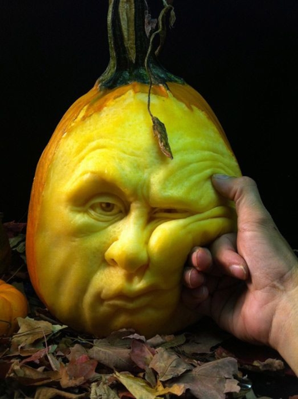 13 Funny Pumpkin Carvings - picture 13