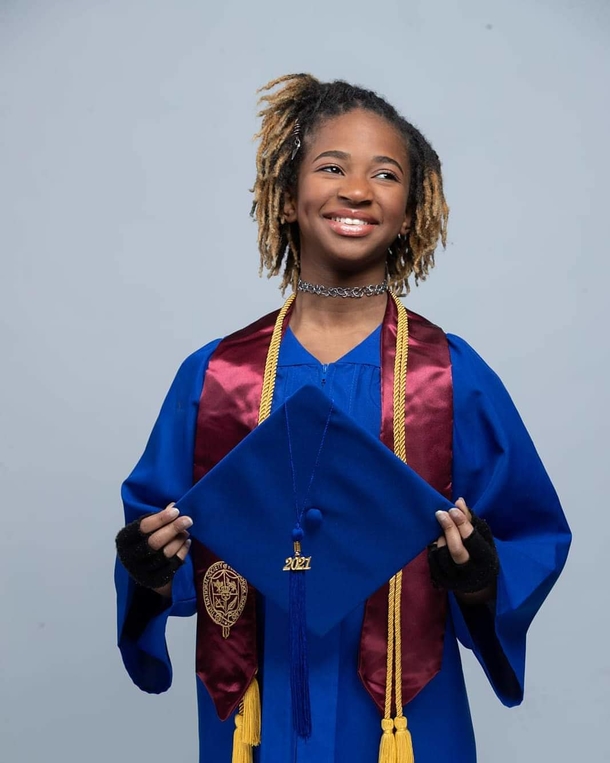 13-year-old girl made history as the youngest Black person accepted into medical school in the US - picture 3
