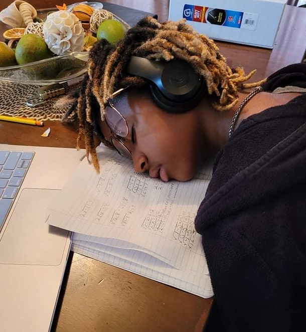 13-year-old girl made history as the youngest Black person accepted into medical school in the US - picture 4