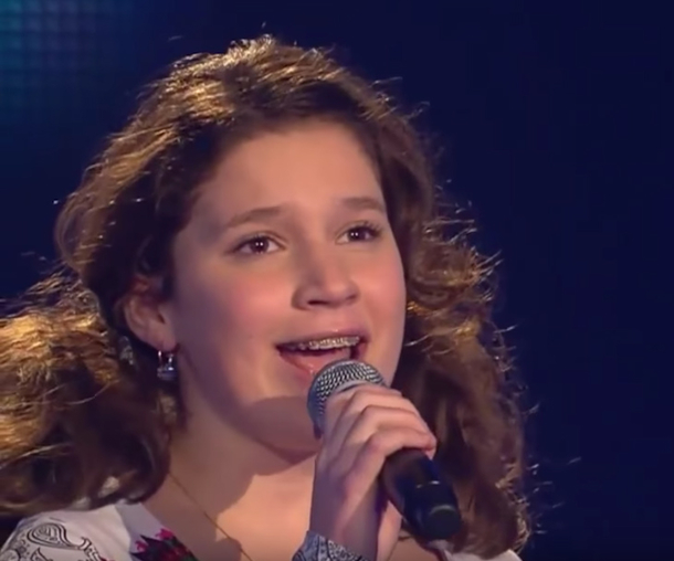 13-Year-Old Girl Performs Classic Andrea Bocelli Song That Has The Judges And Crows In Tears! - picture 2