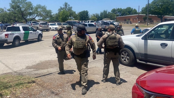 14 kids and 1 teacher are dead after a shooting at a Texas elementary school, governor says - picture 2