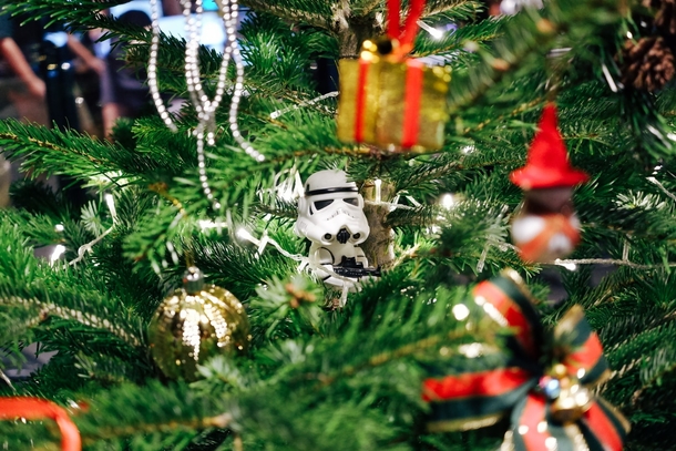 15+ Creatively Made Christmas Ornaments - picture 11