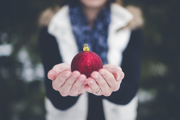 15+ Creatively Made Christmas Ornaments - picture 4