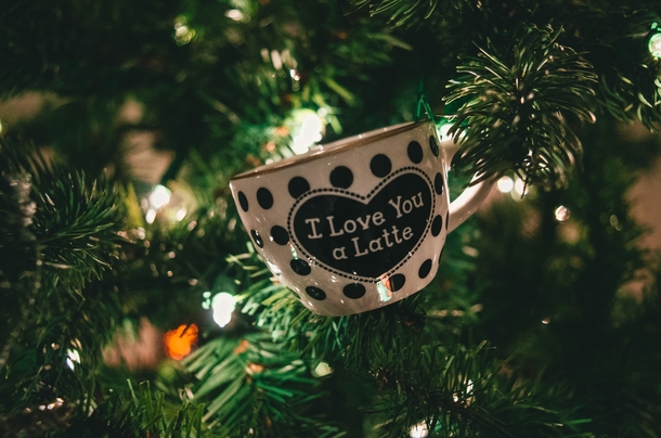15+ Creatively Made Christmas Ornaments - picture 7