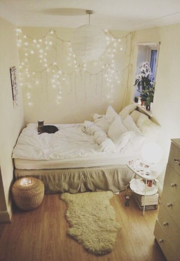 15 Ways To Use Fairy Lights In The Bedroom - picture 15