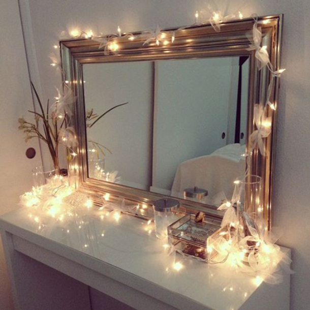 15 Ways To Use Fairy Lights In The Bedroom - picture 16