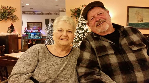 15-year-old boy cares for elderly neighbors every day, mom wants to know his real intentions - picture 3