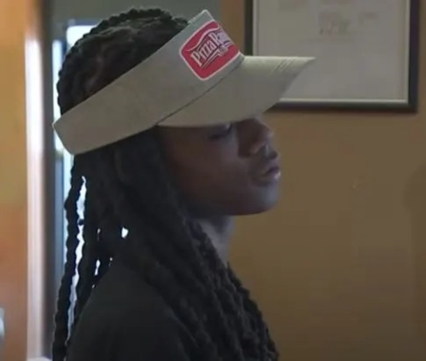 16-year-old cashier with physical disability ‘speechless’ after receiving wonderful tip from customer for working hard - picture 7